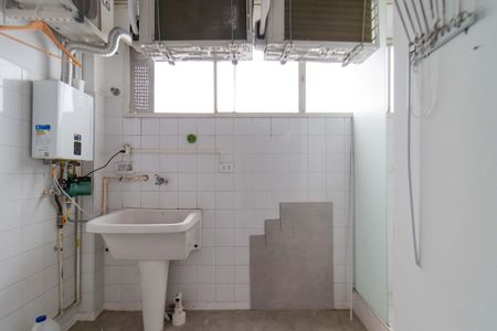 Apartamento à venda com 190m², 3 quartos e 2 vagas Apartamento à venda com 190m², 3 quartos e 2 vagasÁrea de Serviço