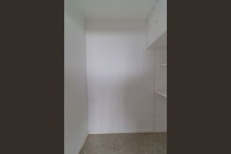 Apartamento à venda com 190m², 3 quartos e 2 vagas Apartamento à venda com 190m², 3 quartos e 2 vagasQuarto de Serviço