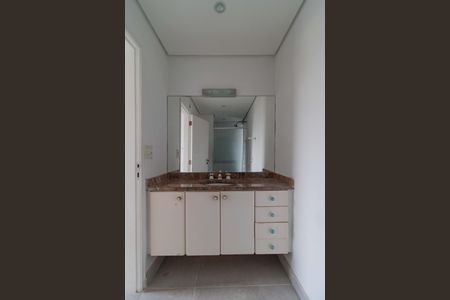 Apartamento à venda com 190m², 3 quartos e 2 vagas Apartamento à venda com 190m², 3 quartos e 2 vagasBanheiro da Suíte