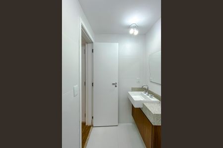 Apartamento para alugar com 134m², 3 quartos e 2 vagas Apartamento para alugar com 134m², 3 quartos e 2 vagasBanheiro da Suíte 2