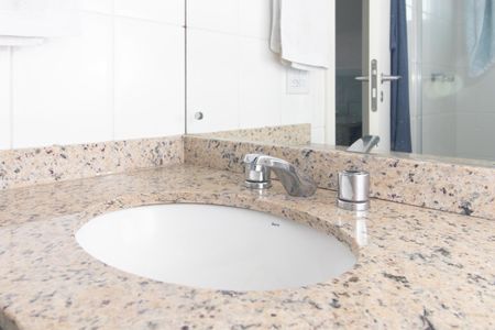 Apartamento à venda com 70m², 2 quartos e 2 vagasBanheiro do Quarto 1