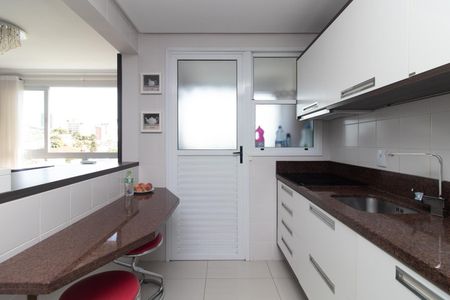 Apartamento à venda com 70m², 2 quartos e 2 vagasCozinha e Área de Serviço