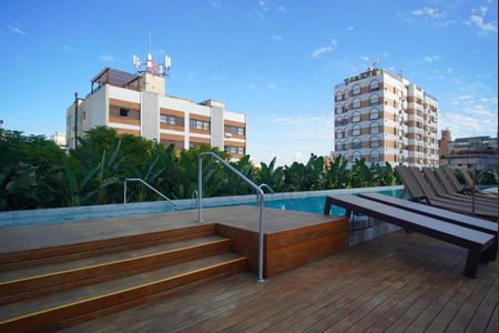 Apartamento à venda com 144m², 3 quartos e 2 vagas Apartamento à venda com 144m², 3 quartos e 2 vagasÁrea comum - Piscina