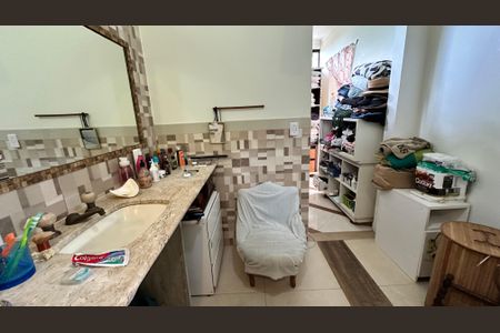 Casa à venda com 120m², 3 quartos e 4 vagasBanheiro quarto 1Banheiro quarto 1