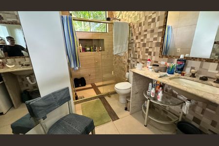 Casa à venda com 120m², 3 quartos e 4 vagasBanheiro quarto 1