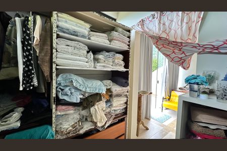 Casa à venda com 120m², 3 quartos e 4 vagasCloset