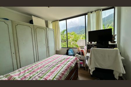 Casa à venda com 120m², 3 quartos e 4 vagasQuarto 2