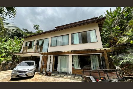 Casa à venda com 120m², 3 quartos e 4 vagasFachada