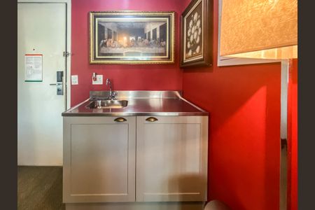 Cozinha de apartamento para alugar com 1 quarto, 32m² em Indianópolis, São Paulo