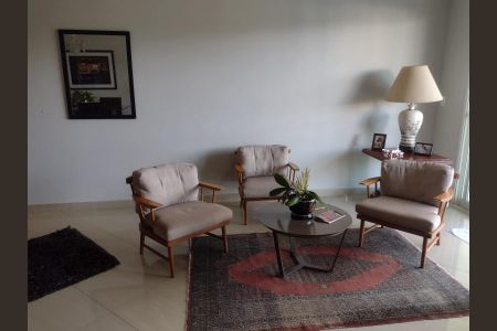 Apartamento à venda com 113m², 2 quartos e 2 vagasFoto 02