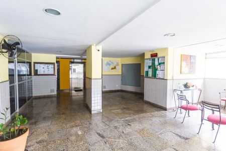 Apartamento à venda com 57m², 2 quartos e 1 vagaHall de entrada