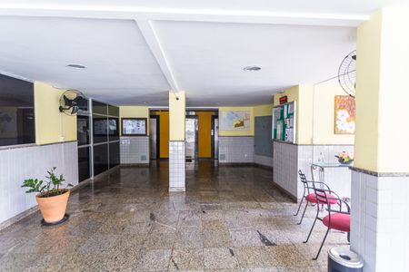 Apartamento à venda com 57m², 2 quartos e 1 vagaHall de entrada