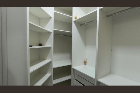 Apartamento à venda com 97m², 3 quartos e 2 vagasCloset da Suíte