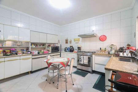 Casa à venda com 150m², 3 quartos e 4 vagasCozinha 