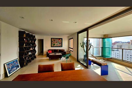 Apartamento à venda com 157m², 3 quartos e 2 vagas