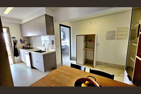 Apartamento à venda com 157m², 3 quartos e 2 vagas