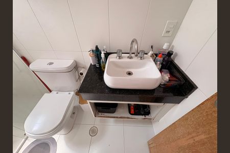 Apartamento à venda com 100m², 3 quartos e 2 vagasBanheiro da suíte 