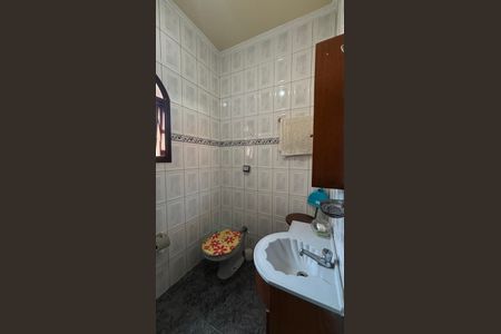 Casa à venda com 188m², 3 quartos e 2 vagasBanheiro