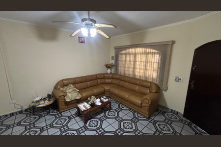 Casa à venda com 188m², 3 quartos e 2 vagasSala