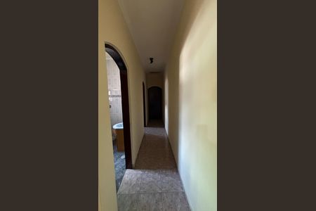 Corredor de casa à venda com 3 quartos, 188m² em Utinga, Santo André