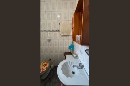 Casa à venda com 188m², 3 quartos e 2 vagasBanheiro