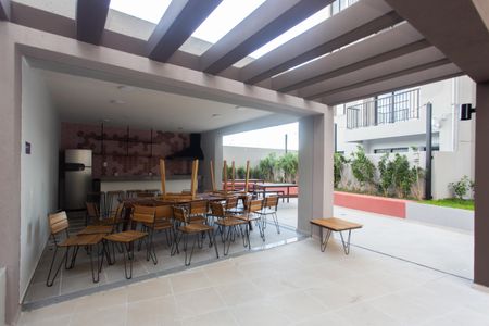 Apartamento para alugar com 43m², 2 quartos e 1 vagaÁrea comum - Churrasqueira