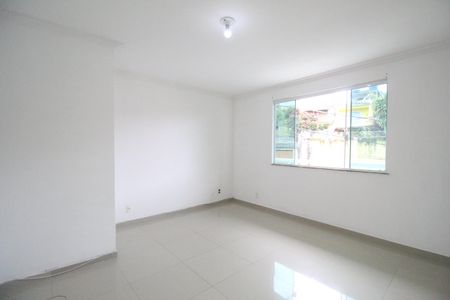 Sala de casa para alugar com 2 quartos, 100m² em Taquara, Rio de Janeiro