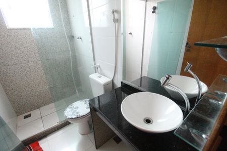 Casa para alugar com 100m², 2 quartos e 1 vagaBanheiro da suíte 