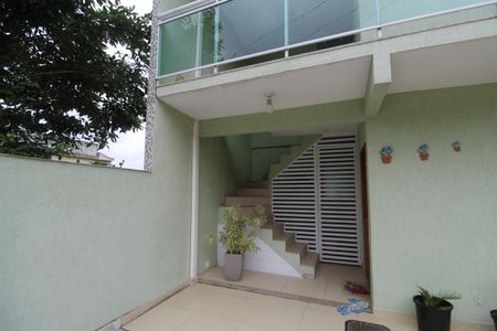 Casa para alugar com 100m², 2 quartos e 1 vagaEntrada
