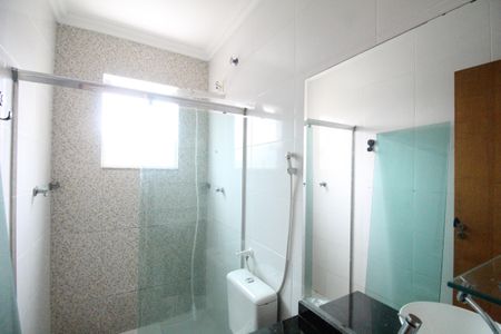 Casa para alugar com 100m², 2 quartos e 1 vagaBanheiro da suíte 