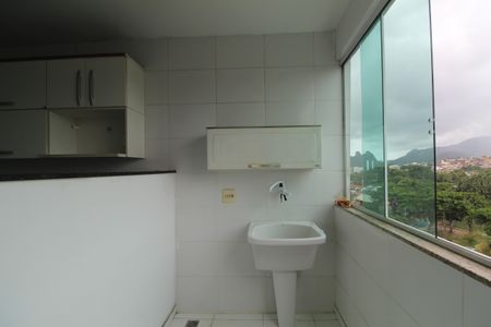 Casa para alugar com 100m², 2 quartos e 1 vagaÁrea de serviço 