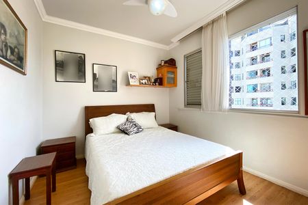 Apartamento à venda com 150m², 4 quartos e 2 vagasQuarto 2