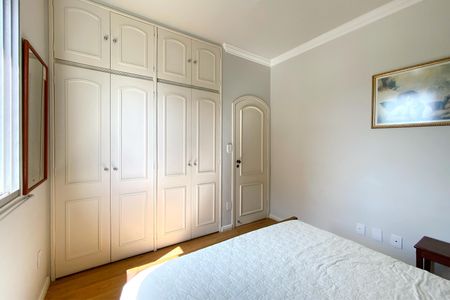 Apartamento à venda com 150m², 4 quartos e 2 vagasQuarto 2