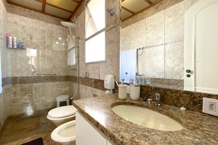 Apartamento à venda com 150m², 4 quartos e 2 vagasBanheiro da Suíte 1