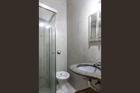 Banheiro de kitnet/studio para alugar com 1 quarto, 25m² em Centro, Belo Horizonte