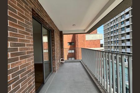 Apartamento para alugar com 97m², 2 quartos e 1 vagaSuíte 1 varanda