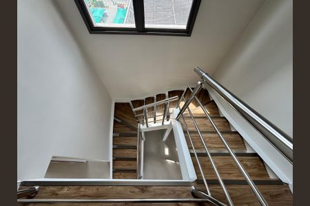 Apartamento para alugar com 97m², 2 quartos e 1 vagaEscada