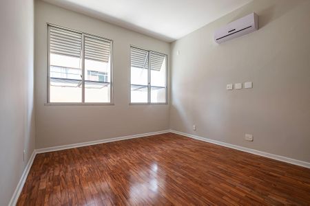 Apartamento para alugar com 380m², 4 quartos e 2 vagasQuarto 4