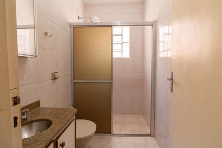 Casa à venda com 200m², 3 quartos e 3 vagasBanheiro