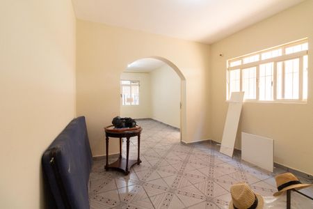 Sala de casa para alugar com 3 quartos, 200m² em Vila Albano, São Paulo