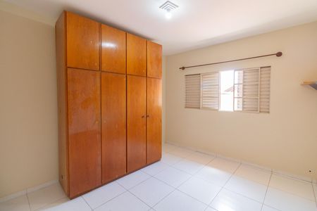 Casa à venda com 200m², 3 quartos e 3 vagasQuarto 3 - Suíte