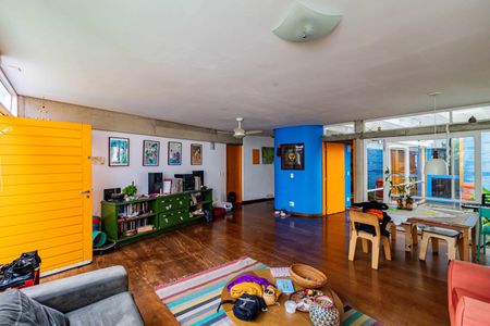 Sala de casa à venda com 2 quartos, 550m² em Vila Pirajussara, São Paulo