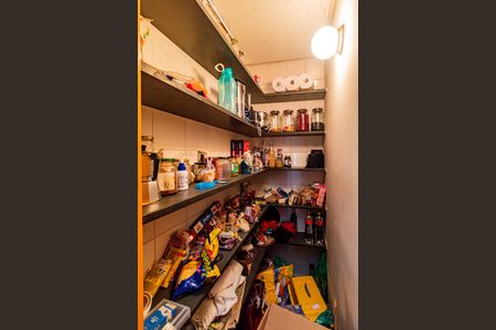 Casa à venda com 380m², 8 quartos e 2 vagasCasa 1 - Despensa