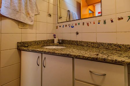 Casa à venda com 380m², 8 quartos e 2 vagasCasa 1 - Banheiro