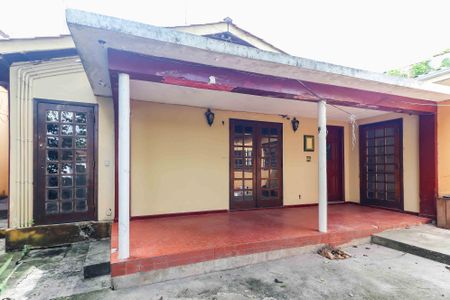 Casa à venda com 380m², 8 quartos e 2 vagasCasa 2 - Quintal