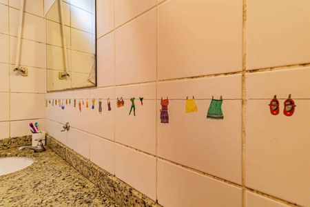 Casa à venda com 380m², 8 quartos e 2 vagasCasa 1 - Banheiro