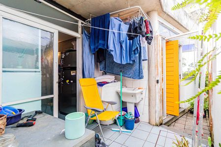 Casa à venda com 380m², 8 quartos e 2 vagasCasa 1 - Área de Serviço