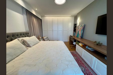 Apartamento para alugar com 306m², 4 quartos e 4 vagas