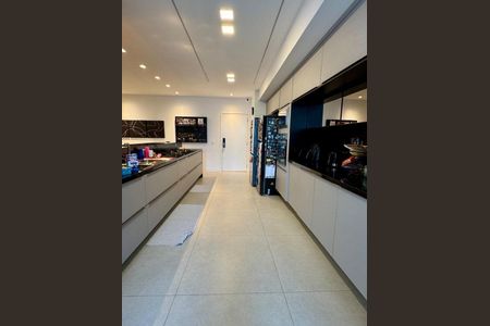 Apartamento para alugar com 306m², 4 quartos e 4 vagas