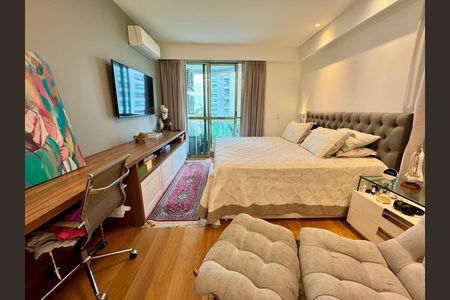 Apartamento para alugar com 306m², 4 quartos e 4 vagas